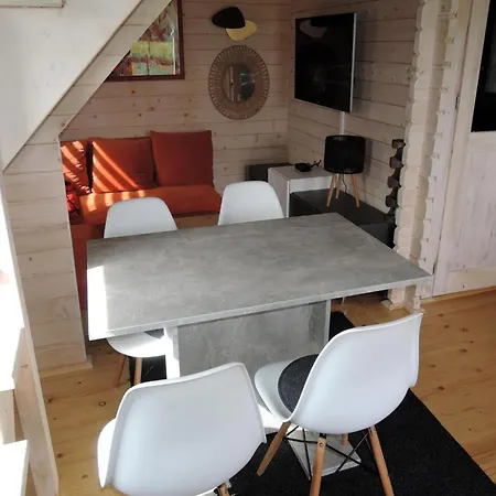 別荘 In By Szczecin Lagoon